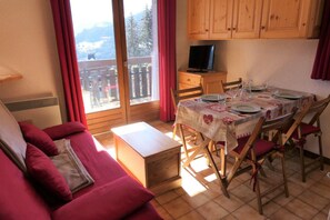 Dining - Ground floor, balcony, parking, tv, 23m², Saint Gervais (Saint-Gervais-les-Bains)