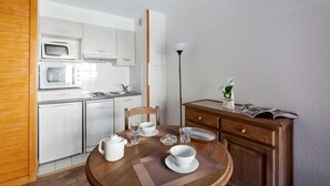 Private kitchen - 200m from ski lifts, 2nd floor, tv, ski locker, 34m², Brides Les Bains (Brides-les-Bains)