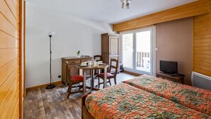 Room - 200m from ski lifts, 2nd floor, tv, ski locker, 34m², Brides Les Bains (Brides-les-Bains)