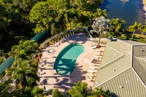 Piscine extérieure