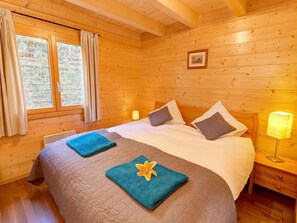 3 quartos, Wi-Fi de cortesia, roupa de cama