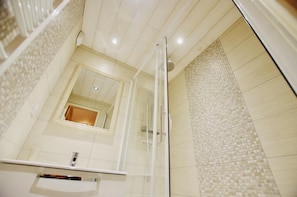 Bathtub