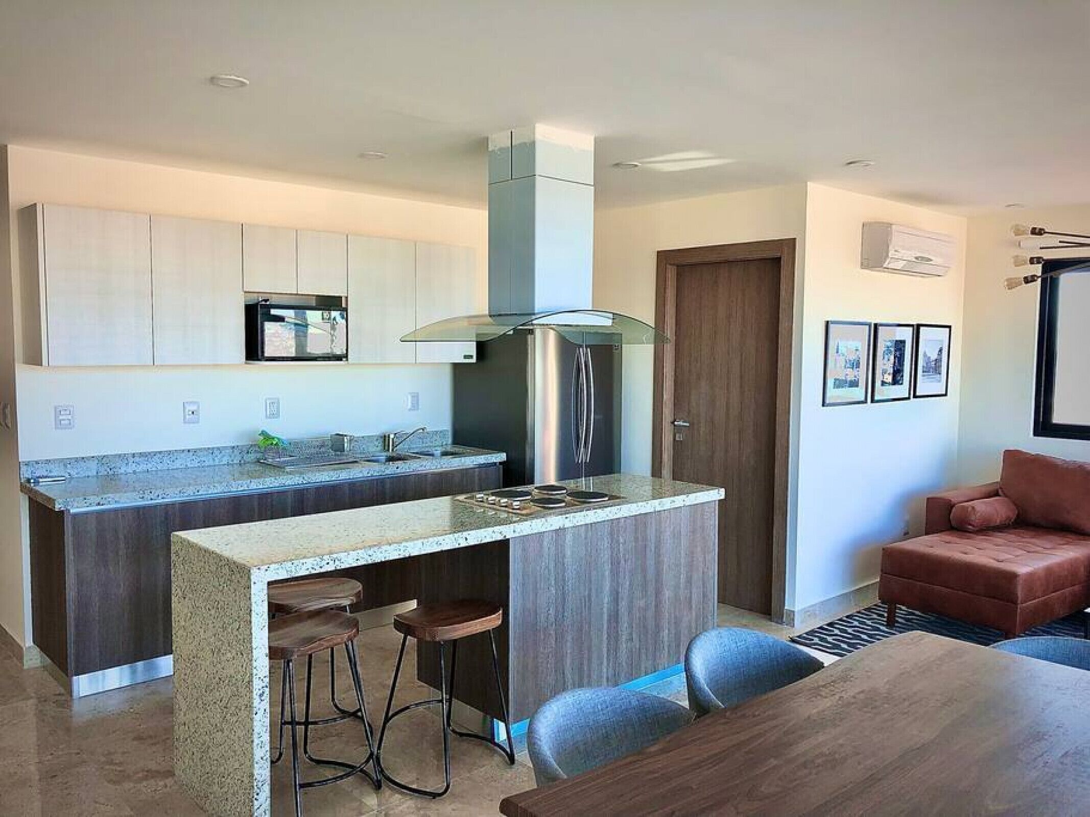 Central 1906 in front of malecon