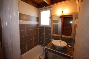 Bathtub