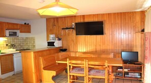 Fridge, oven, dishwasher