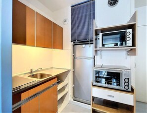 Fridge, microwave, coffee/tea maker - 10m from ski slopes, 8th floor, view ski slopes, swimming pool, balcony, tv, ski locker, 22m² (Le Corbier)