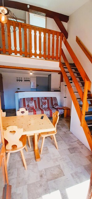 Interior - 300m from resort center, 2nd floor, tv, 47m², Aussois (Aussois)
