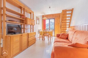 Living area - 300m from ski slopes, 2nd floor, balcony, tv, ski locker, 29m², Aussois (Aussois)