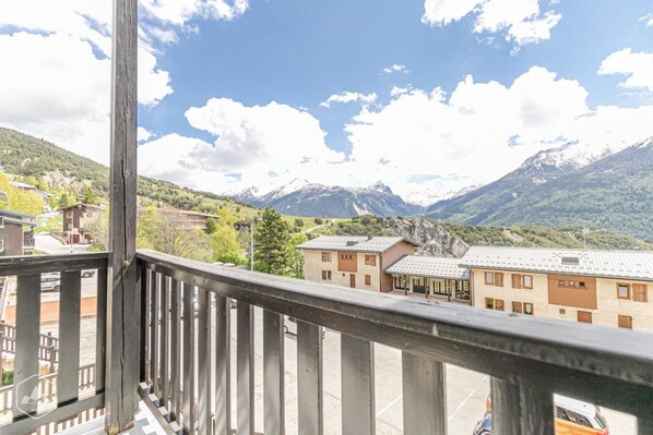 Property grounds - 300m from ski slopes, 2nd floor, balcony, tv, ski locker, 29m², Aussois (Aussois)