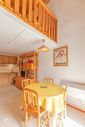 Dining - 150m from resort center, 2nd floor, balcony, tv, ski locker, 29m², Aussois (Aussois)