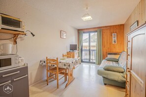 Living area - 300m from ski slopes, Ground floor, balcony, tv, ski locker, 21m², Aussois (Aussois)