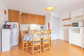 Fridge, microwave, oven, dishwasher - 150m from resort center, floor -1, balcony, tv, ski locker, 40m², Aussois (Aussois)