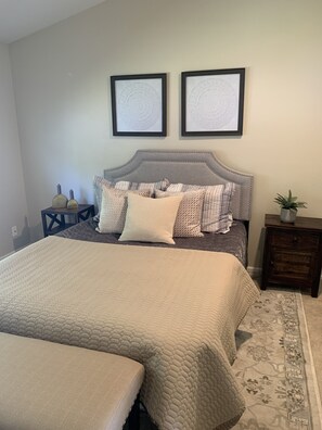 3 bedrooms, desk, iron/ironing board, WiFi