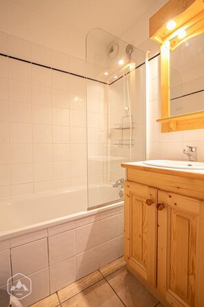 Badekar, hårtørrer