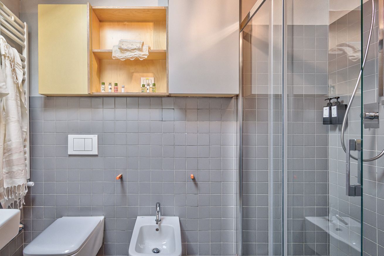 Doccia, asciugacapelli, bidet, asciugamani