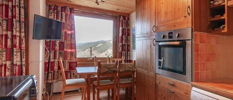 Refrigerador, microondas, horno, cafetera/tetera