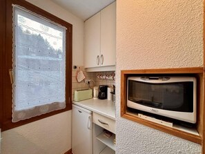 Fridge, microwave, coffee/tea maker, toaster