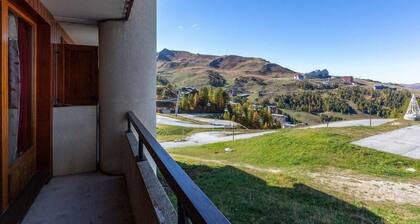 Pied des pistes de ski, 2Ăšme Ă©tage, vue pistes de ski, balcon, tĂ©lĂ©vision, casier Ă ski, 25mÂČ