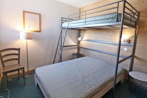 1 bedroom, WiFi, bed sheets