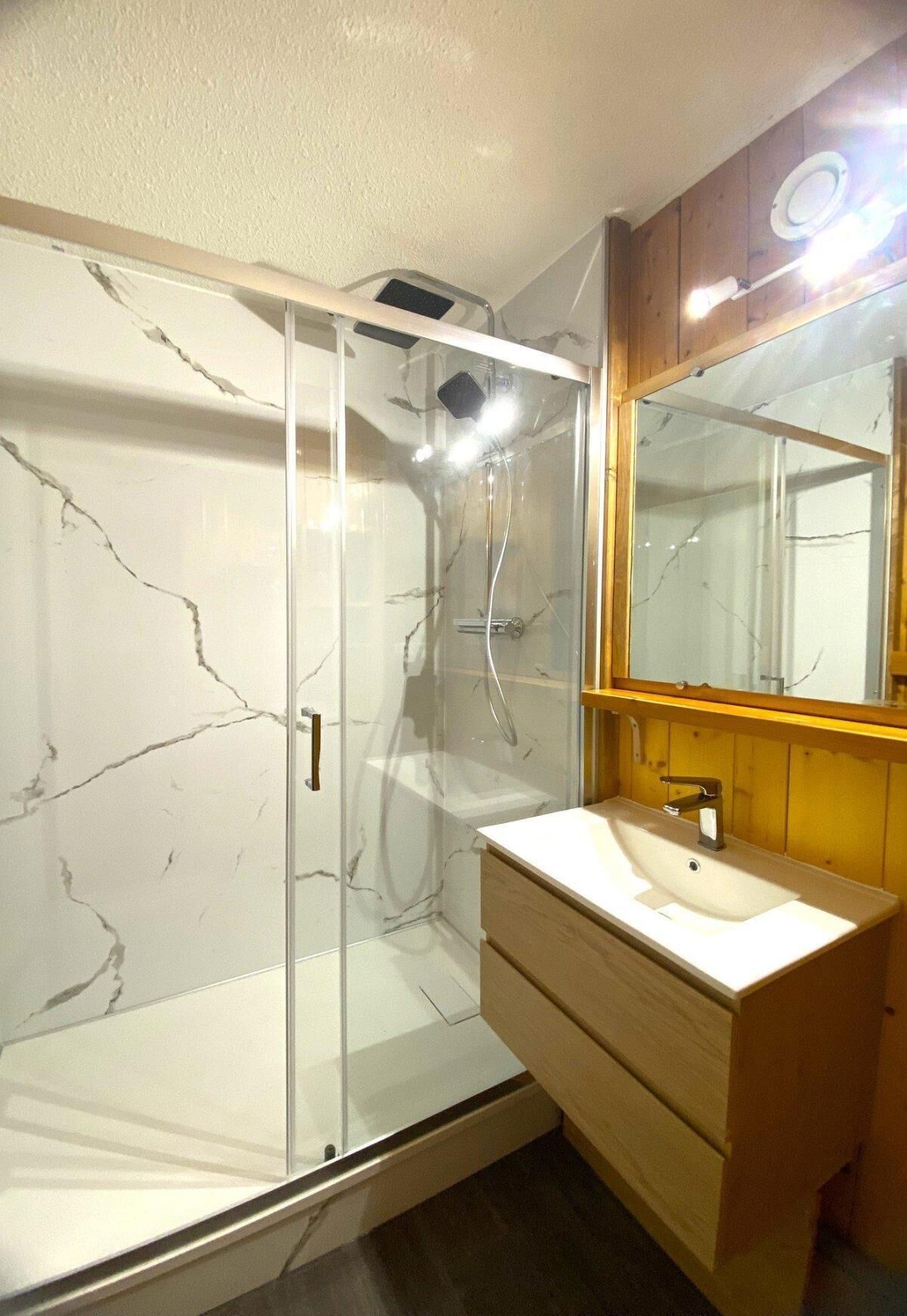 Bathtub