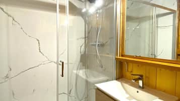 Bathtub
