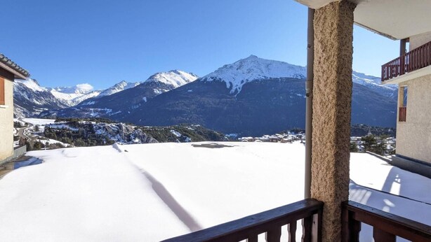 A snow-covered mountain landscape with a clear sky. - 10m from ski slopes, floor -1, balcony, tv, 31m², Aussois (Aussois)