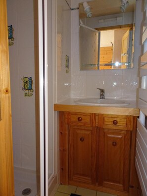 Bathtub