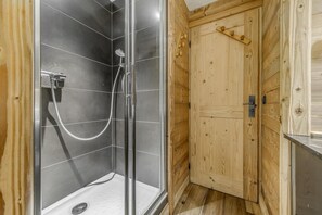Bathtub