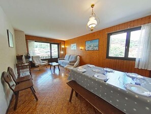 Interior - 100m from ski slopes, Ground floor, view village, balcony, parking, tv, 45m², Le Grand Bornand (Le Grand-Bornand)