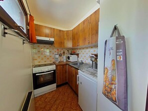 Fridge, microwave, oven, coffee/tea maker - 100m from ski slopes, Ground floor, view village, balcony, parking, tv, 45m², Le Grand Bornand (Le Grand-Bornand)