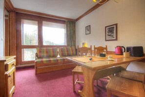 Interior - 50m from ski slopes, 4th floor, balcony, tv, ski locker, 30m², Les Arcs (Les Arcs)