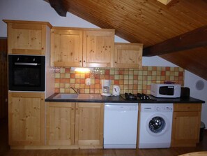 Fridge, microwave, oven, dishwasher - 200m from resort center, 2nd floor, tv, 42m², Champagny-en-Vanoise (Champagny-en-Vanoise)