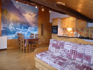 Living area - 200m from resort center, 2nd floor, tv, 42m², Champagny-en-Vanoise (Champagny-en-Vanoise)