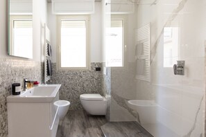 Dusche, Bidet