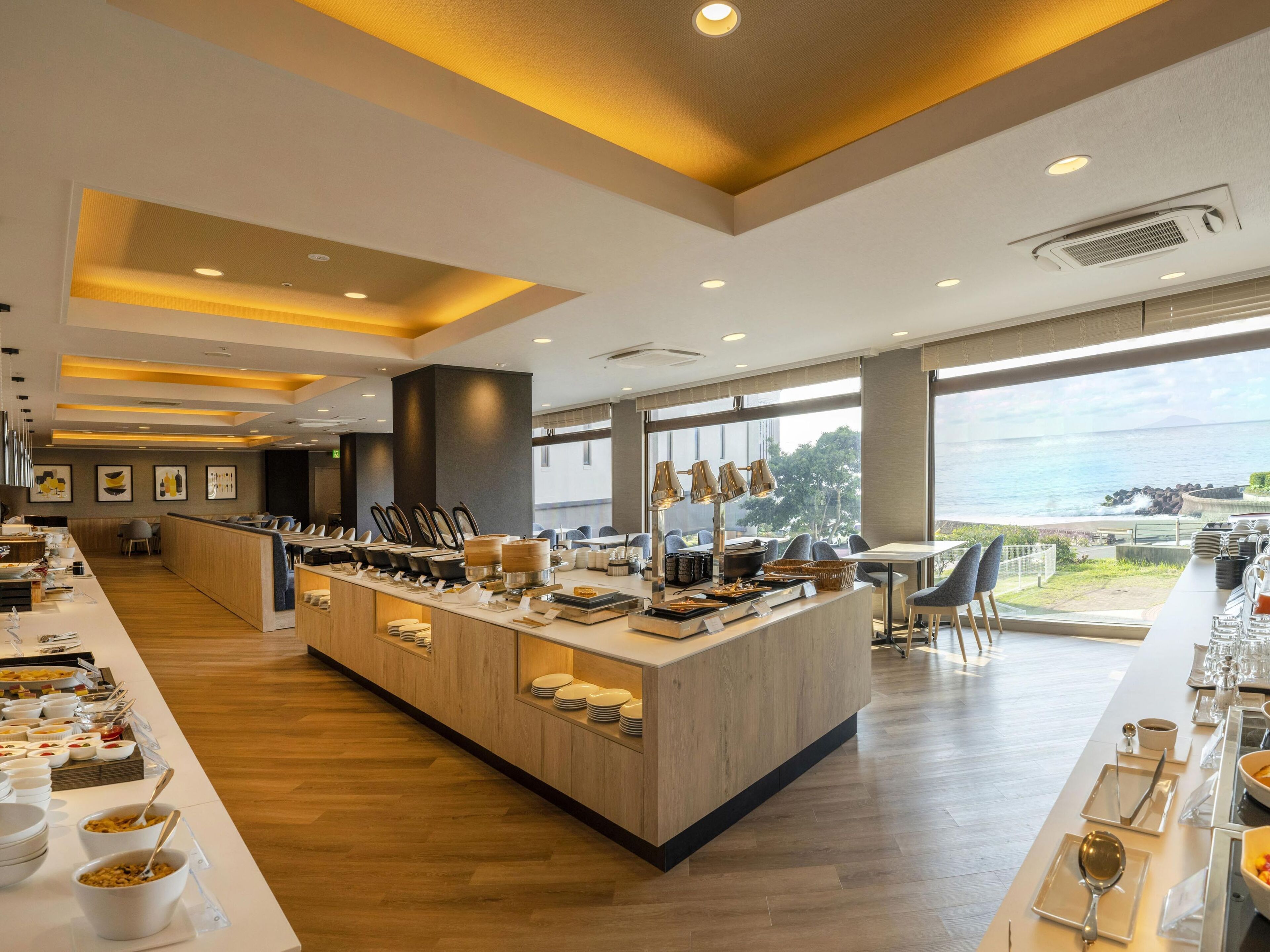 2 restaurants servant le petit déjeuner