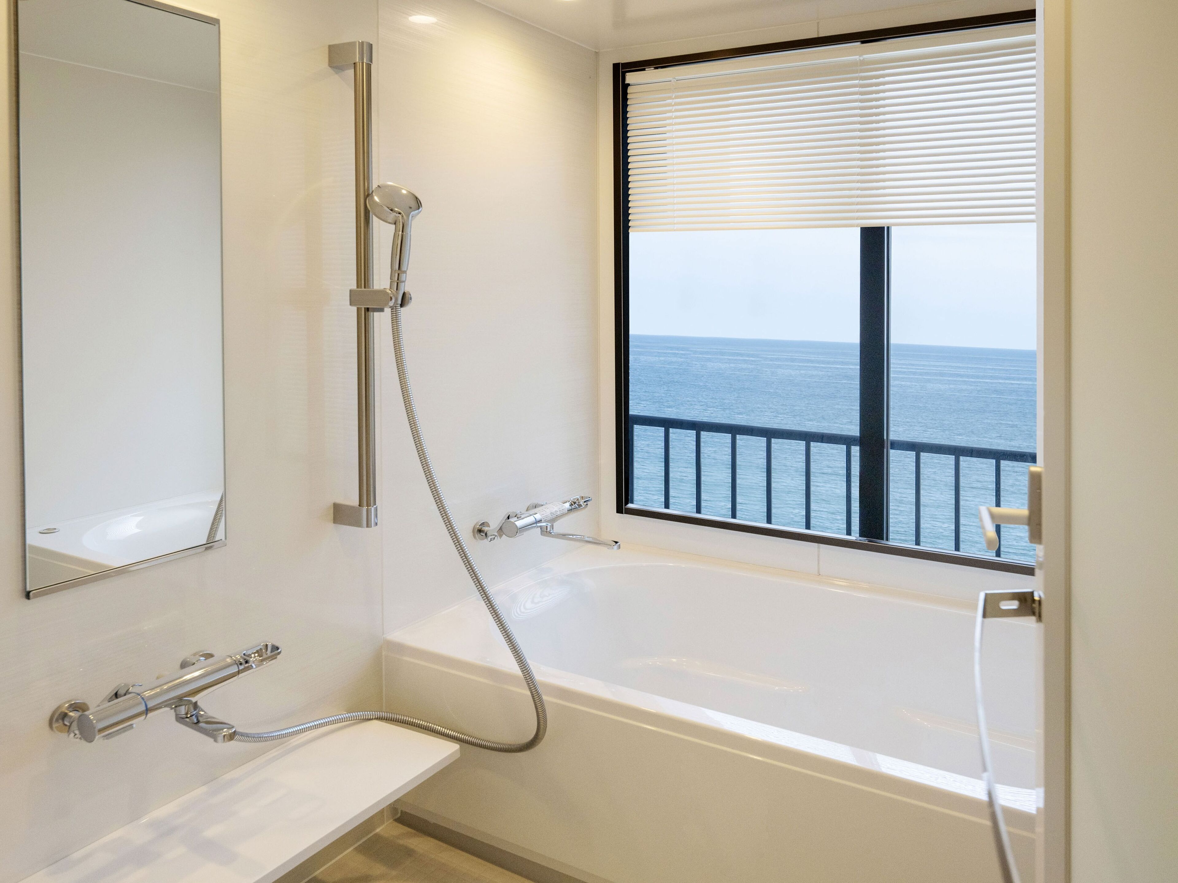 pet room(twin) (with view bath)non-smoking | bathroom | combined shower/bathtub, free toiletries, hair dryer, slippers