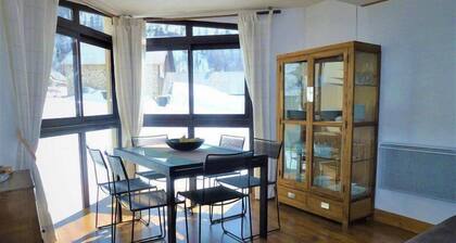 Ă 20m des pistes de ski, 1er Ă©tage, vue pistes de ski, tĂ©lĂ©vision, casier Ă ski, 54mÂČ, Isola 2000