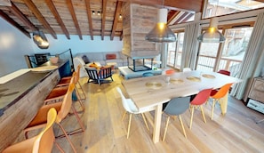 Dining - Chalet, wifi, 300m from ski lifts, fitness, sauna, terrace, balcony, fireplace or stove, parking, tv (Saint-Martin-de-Belleville)