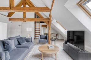 Fernseher, Stereoanlage