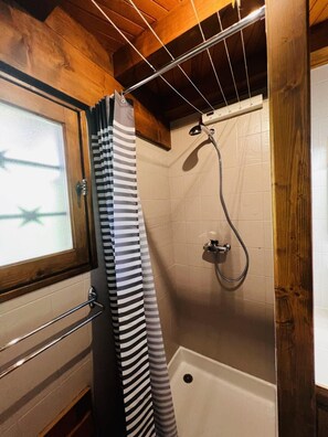 Shower - Ground floor, view ski slopes, balcony, tv, 32m², Les Saisies (Hauteluce)