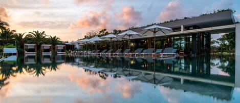 2 piscinas al aire libre