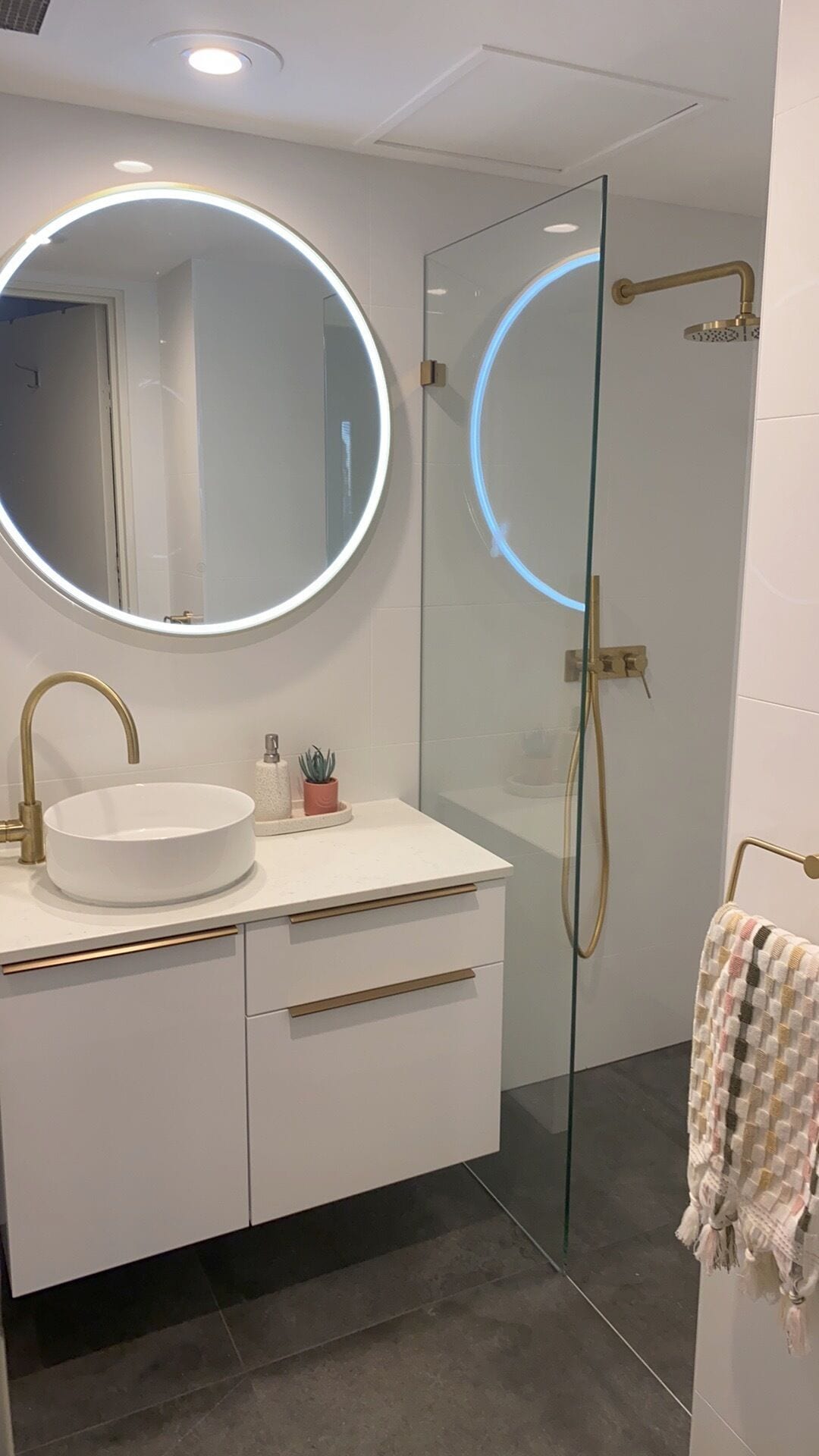 Luxury City Apartment