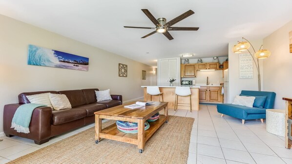 TV - Beach Cozy North Shore Turtle Bay Condo (Kahuku)