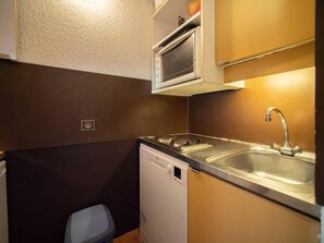 Fridge, microwave, dishwasher, coffee/tea maker