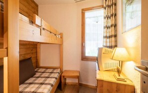 2 bedrooms