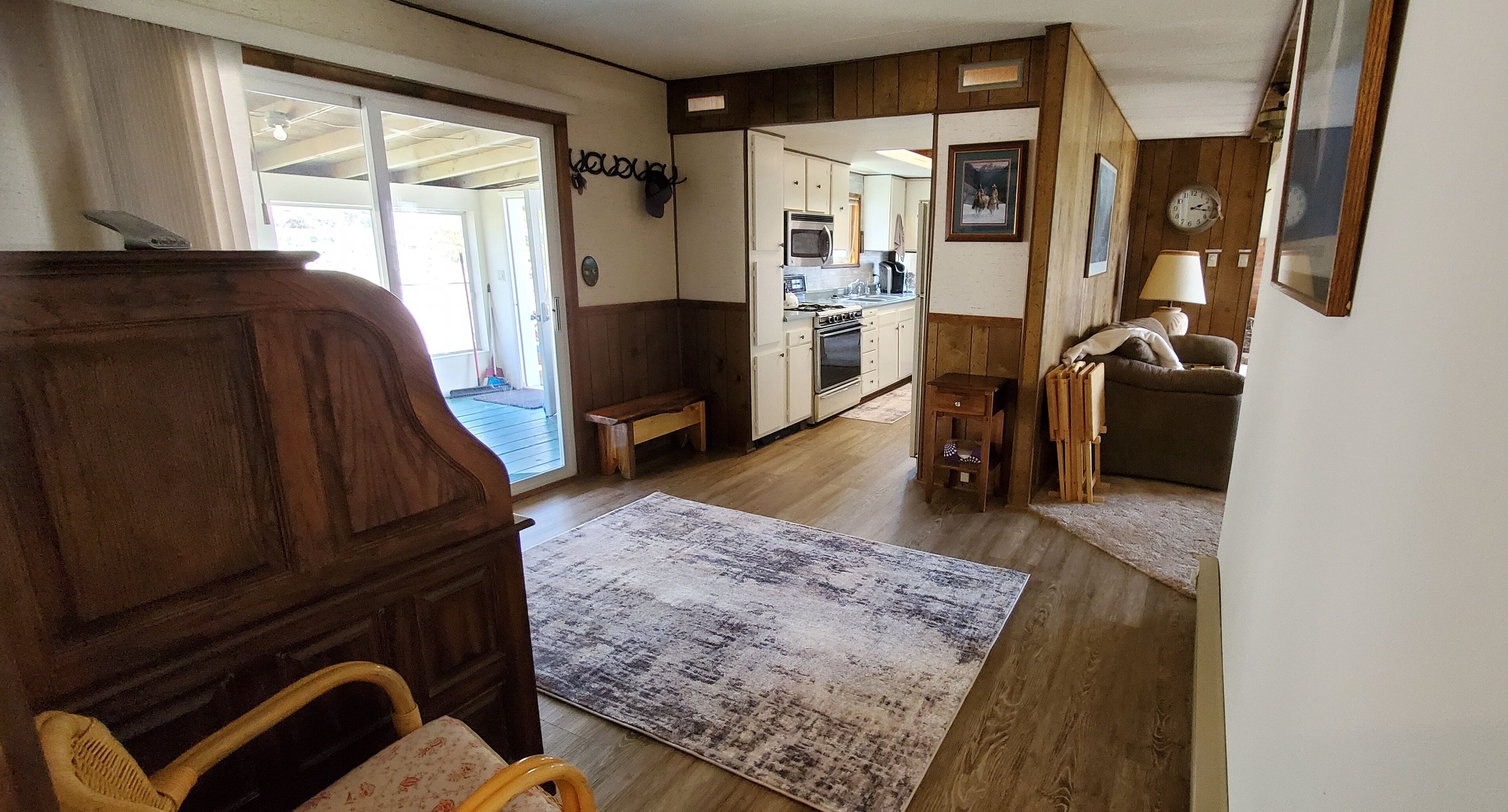 5 min from town, quiet, comfortable and clean