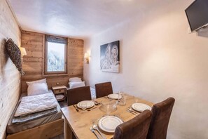 Room - 100m from shops, floor -1, view valley, balcony, tv, 28m², Méribel-Mottaret (Méribel - Les Allues)