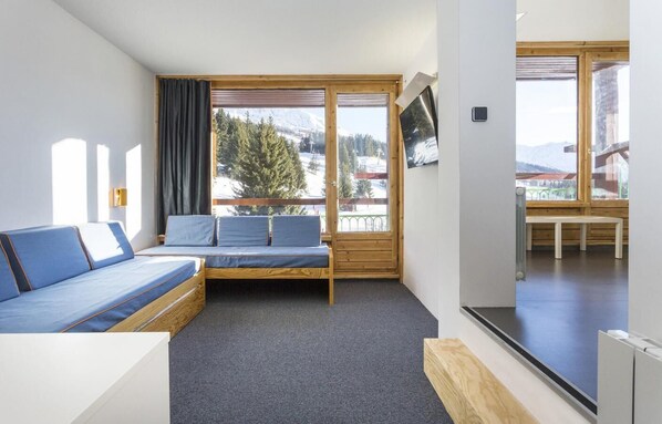 Living area - 10m from ski slopes, 15th floor, balcony, tv, 54m², Les Arcs (Les Arcs)