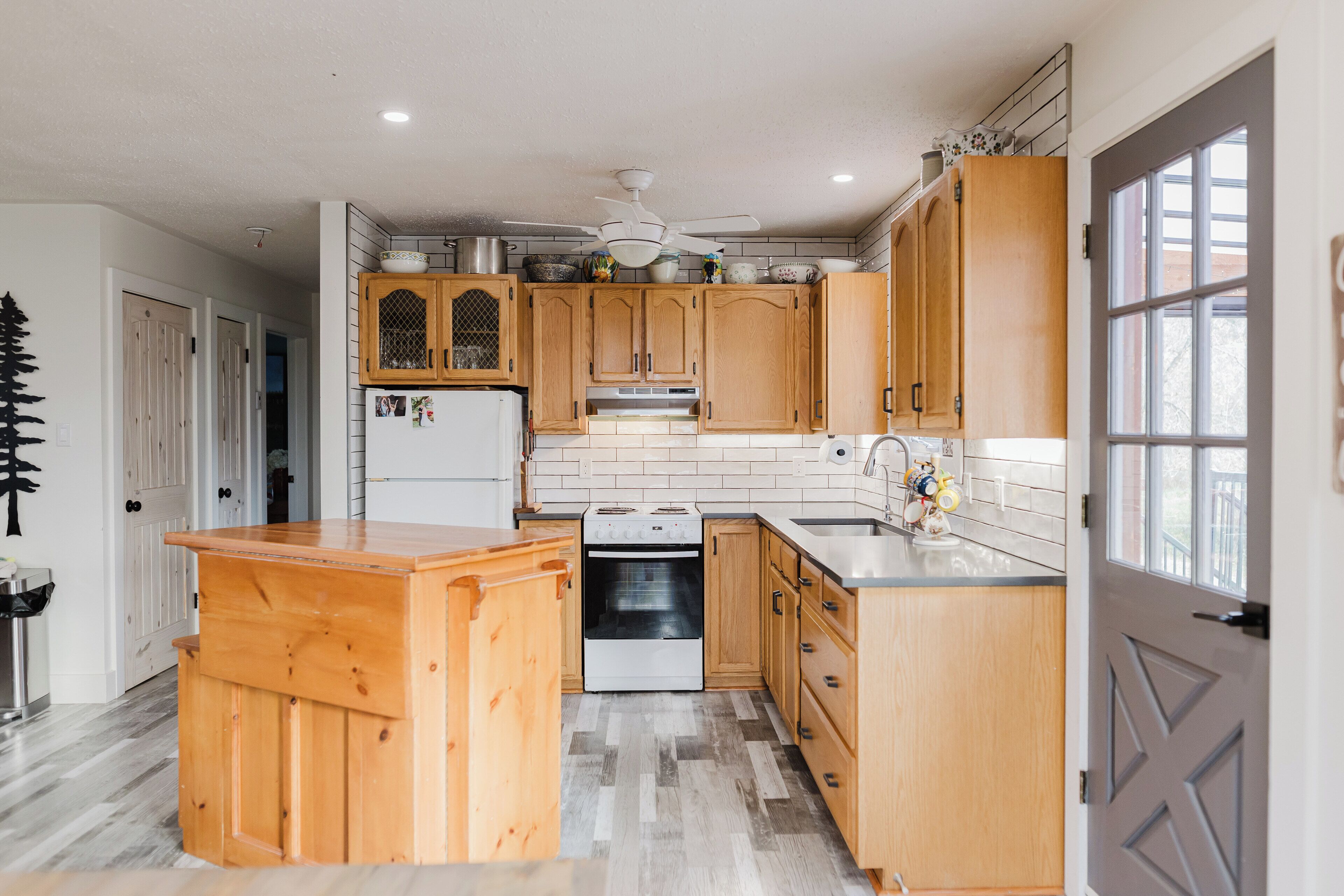 雪櫃、微波爐、焗爐、爐具