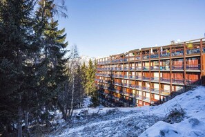 Exterior - 100m from ski slopes, 2nd floor, view forest, balcony, tv, ski locker, 27m², Les Arcs (Les Arcs)